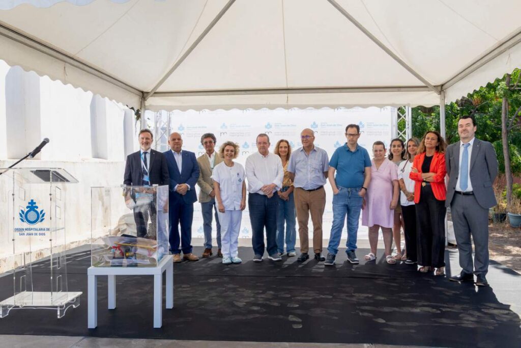 O Hospital de San Juan de Dios, em Tenerife, coloca a primeira pedra do edifício da Clínica Integrada de Oncologia e Multiespecialidades.